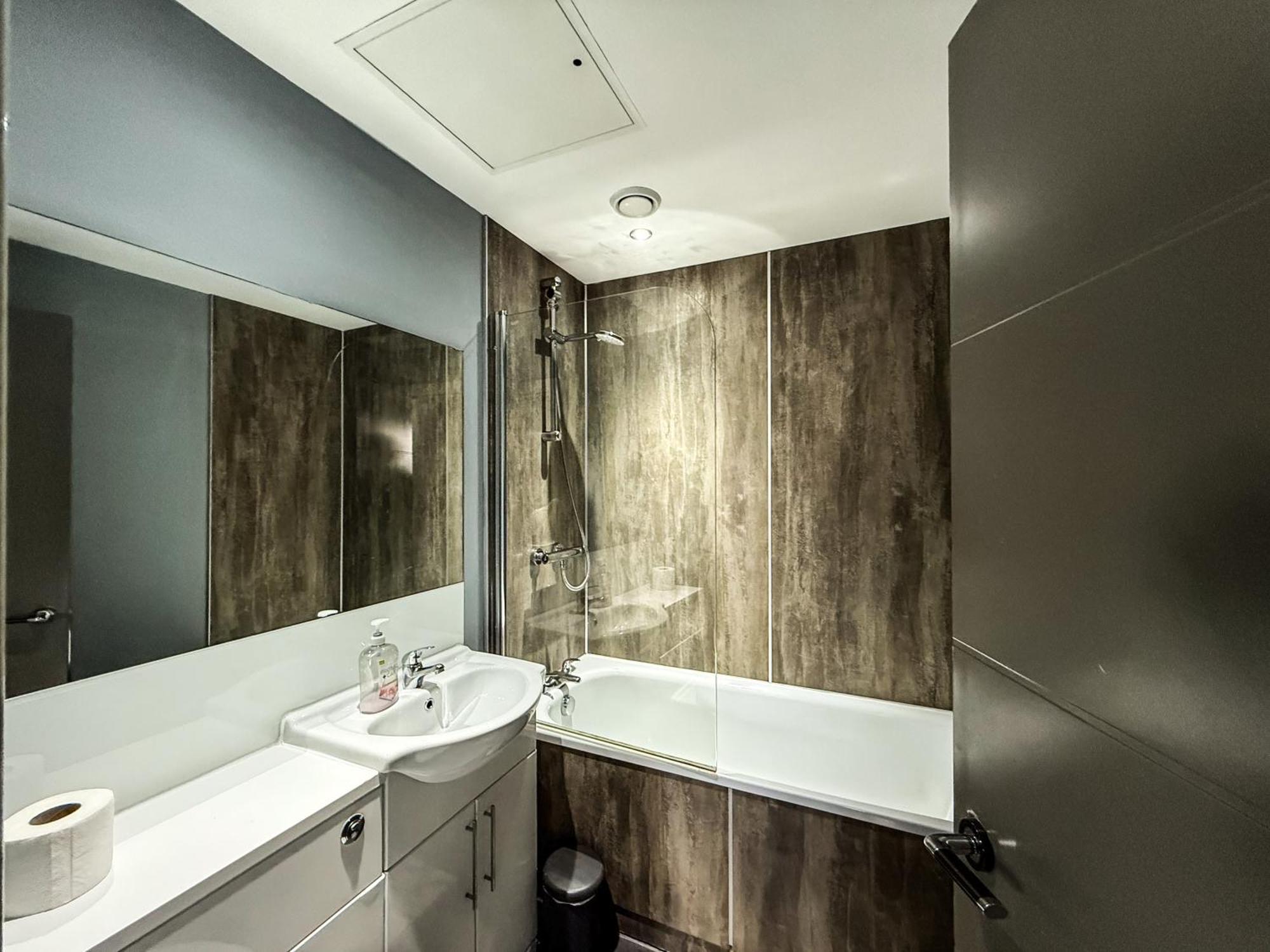 2 Bedroom Apartment In The Heart Of Newcastle - Spacious - Sleeps 7 Esterno foto